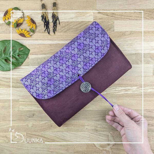 Pochette livre broché > 28€