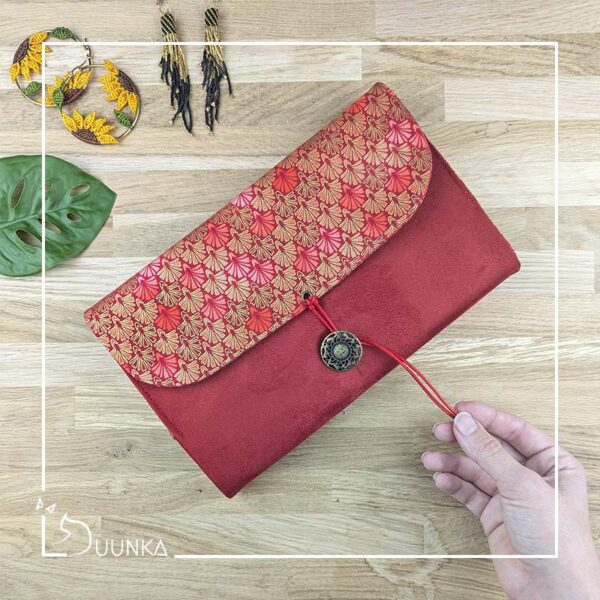 Pochette livre broché > 28€