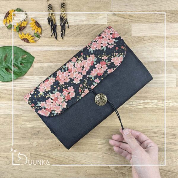 Pochette livre broché > 28€