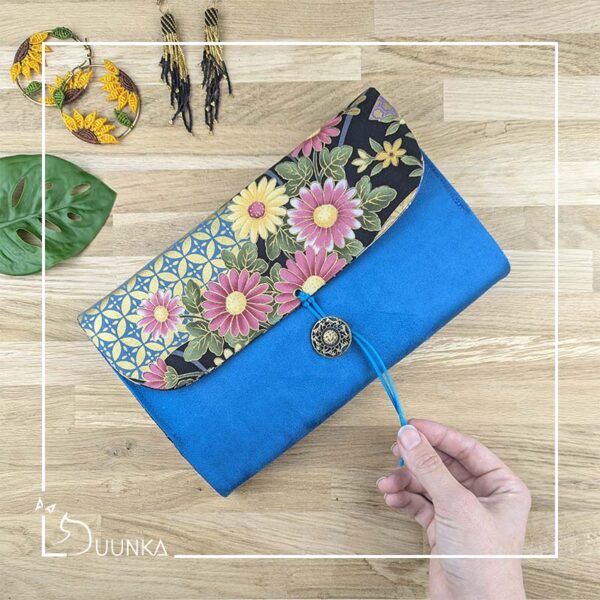 Pochette livre broché > 28€