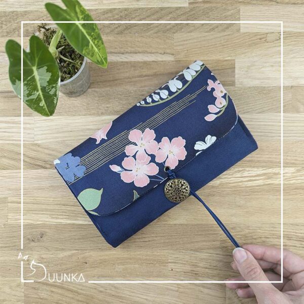 Pochette livre de poche > 24€