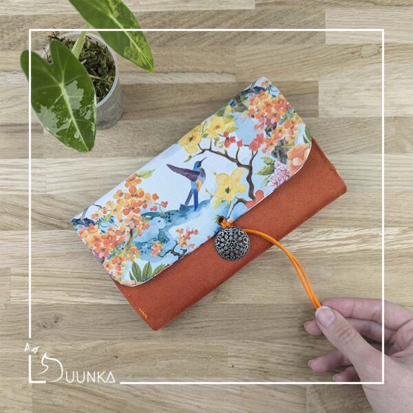 Pochette livre de poche > 24€