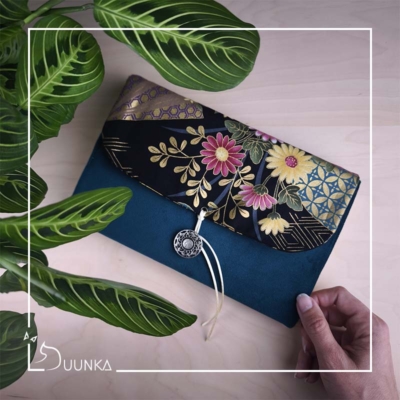 Pochette livre broché > 28€