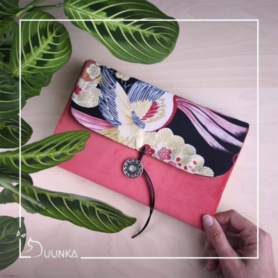 Pochette livre broché > 28€