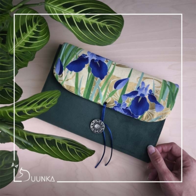 Pochette livre broché > 28€