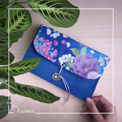 Pochette livre broché > 28€