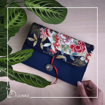 Pochette livre broché > 28€
