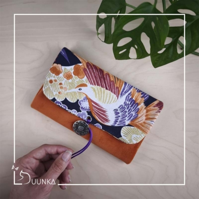 Pochette livre de poche > 24€