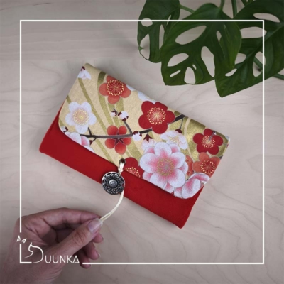 Pochette livre de poche > 24€