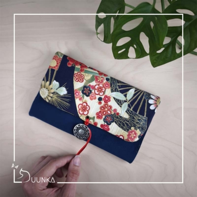 Pochette livre de poche > 24€