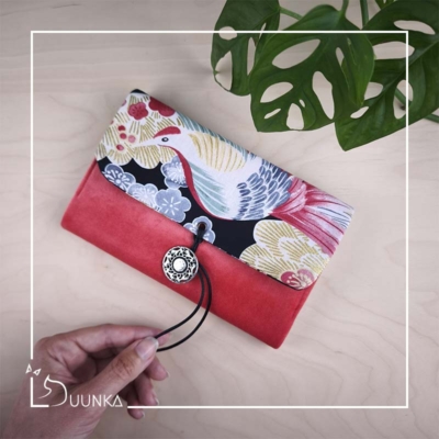 Pochette livre de poche > 24€