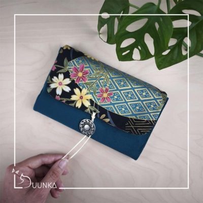 Pochette livre de poche > 24€