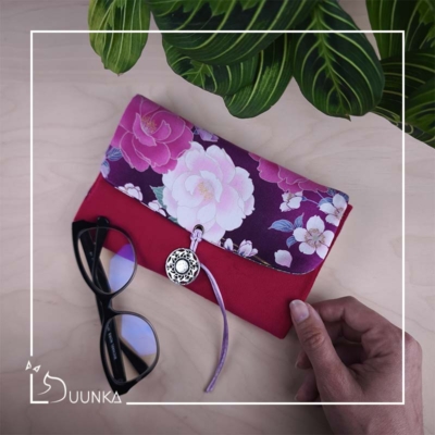 Pochette livre de poche > 24€
